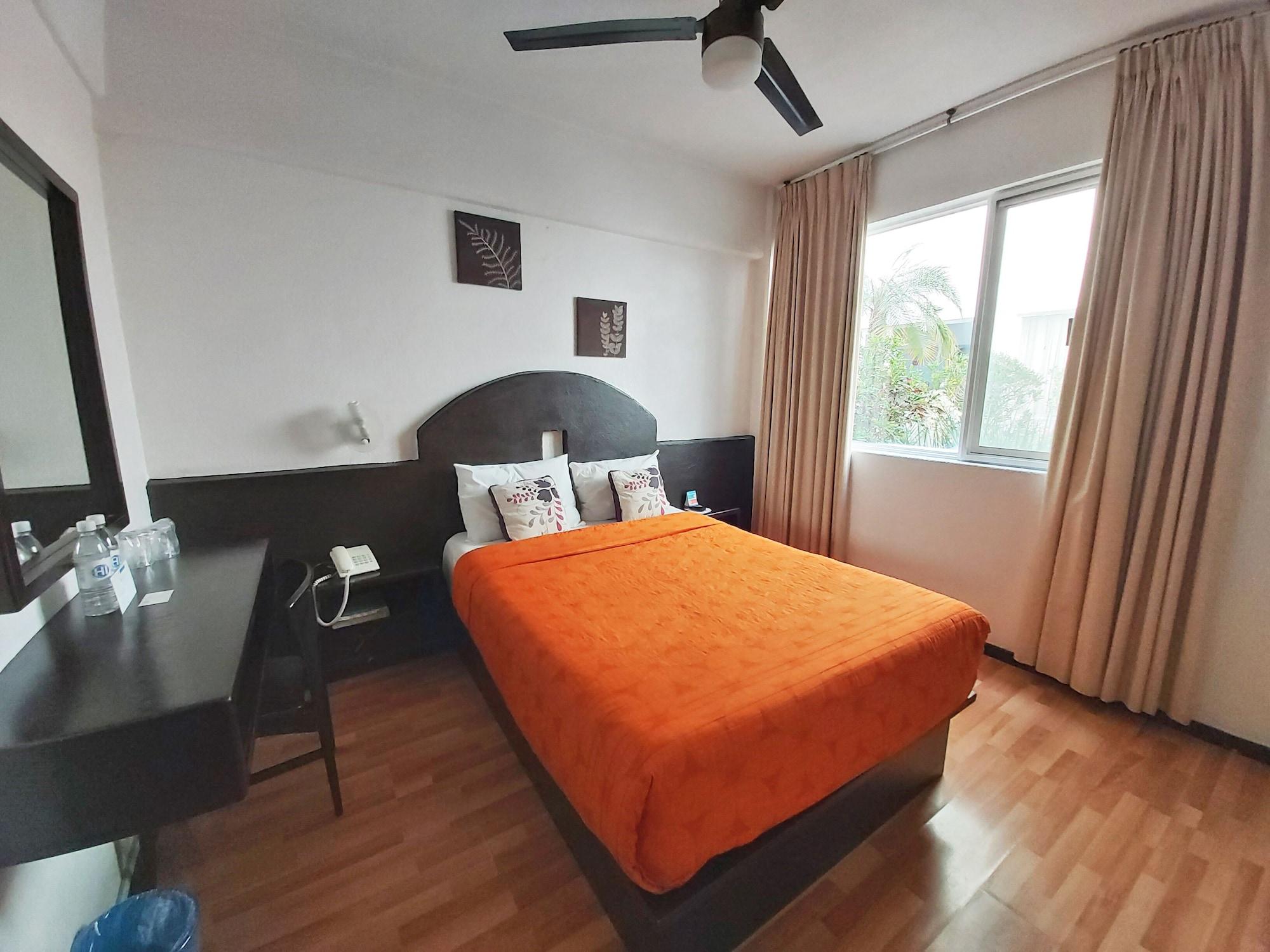 Hi Hotel Impala Querétaro Extérieur photo