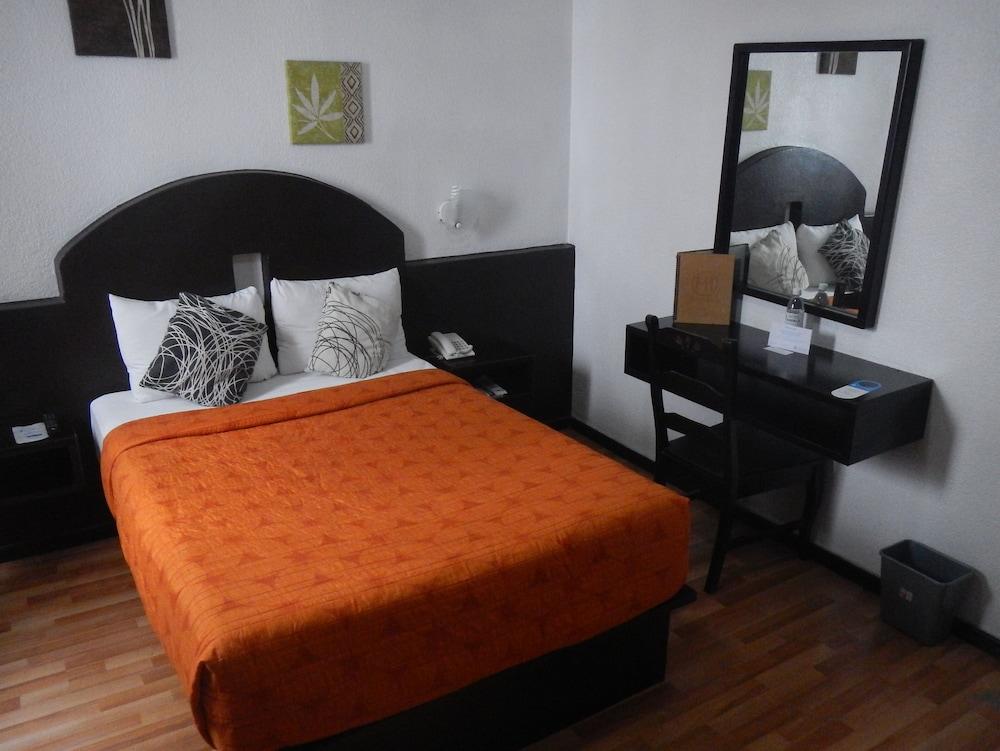 Hi Hotel Impala Querétaro Extérieur photo
