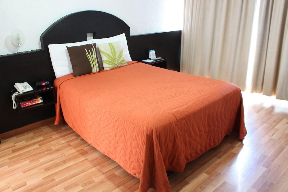 Hi Hotel Impala Querétaro Extérieur photo